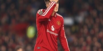 Manchester United players react
